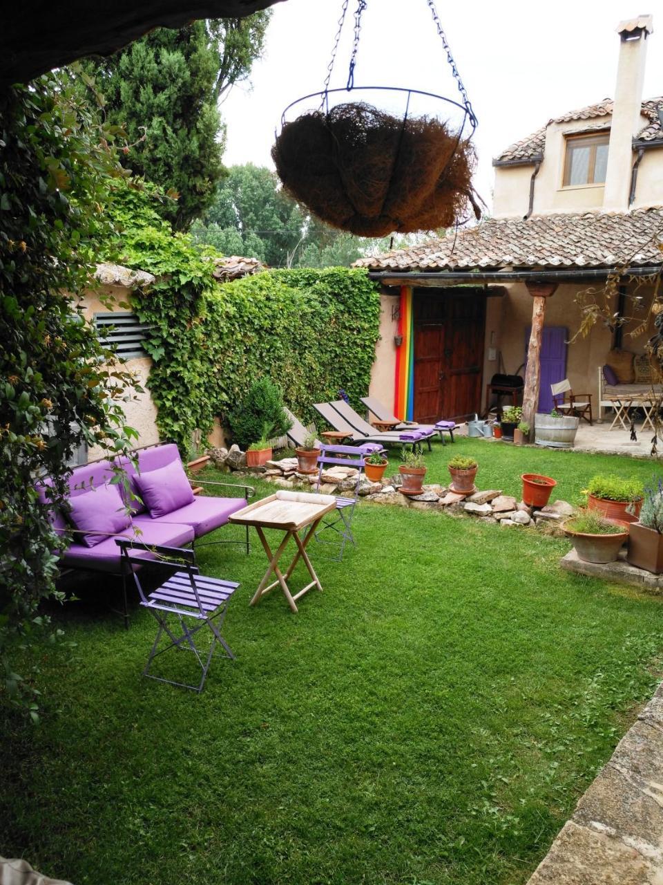 La Casona De Castilnovo - Gay Men Only Guest House Valdesaz Exterior foto